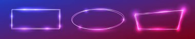 Mor arka planda ışıltılı efektleri olan üç neon çift çerçeve. Boş parlayan tekno fon. Vektör illüstrasyonu