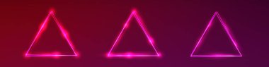 Koyu kırmızı arka planda parlak efektleri olan üç neon çift üçgen çerçeve seti. Boş parlayan tekno fon. Vektör illüstrasyonu
