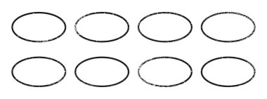 Bir dizi grunge kenarı oval formda. Beyaz zemin üzerinde boşluk olan sekiz tane koyu desenli çerçeve koleksiyonu. Vektör illüstrasyonu