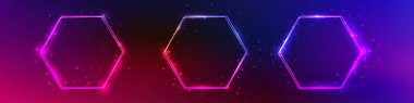 Parlak efektli üç neon çift altıgen çerçeve ve koyu mor arka planda parıltılar. Boş parlayan tekno fon. Vektör illüstrasyonu