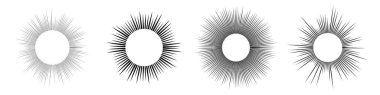 Dört güneş sembolü seti. Beyaz arka planda siyah güneş ışınları. Vektör illüstrasyonu