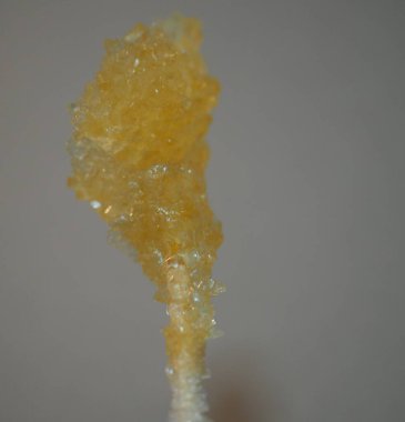 yellow crystalised caramel rock