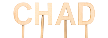 Ahşap harflerle Chad yazılıyor. Dekoratif ve eğitici kullanım için çubuklarla tutturulmuş. Orta Afrika 'da ülke.