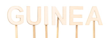 Sanatta Gine 'nin adını temsil eden ahşap harflerle süslenmiş..