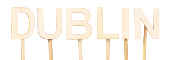 Dublin, İrlanda 'nın başkenti, açık renkli kesme harflerle yazılmış, beyaz arka planda izole edilmiş.
