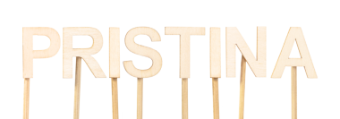 Kosova 'nın başkenti Priştine, sade arka planda organize harflerle vurgulandı, tasarım veya eğitim için ideal