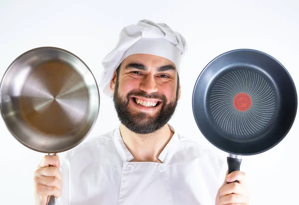 Joven Chef Masculino Mostrando Una Sartén Acero Inoxidable Una Sartén — Foto de Stock