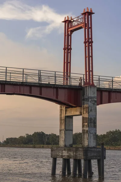 Červený Most Ostrově Kumala Který Přístupný Jedné Turistických Destinací Městě — Stock fotografie