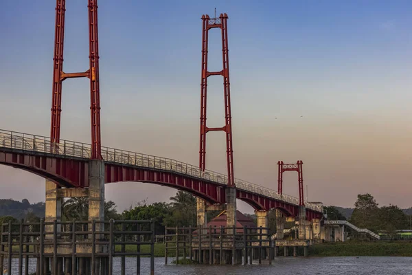 Kumala Island Red Bridge Which Access One Tourist Destinations Tenggarong — Stock Photo, Image