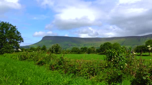 Vedere Spre Muntele Benbulbin Din Sligo Irlanda — Videoclip de stoc