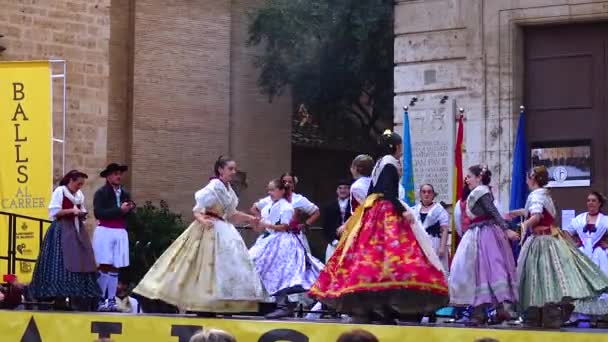 西班牙瓦伦西亚 2022年12月7日 历史上传统的民族服装舞蹈 — 图库视频影像