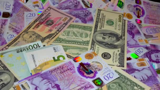 Банкноты Английский Фунт Доллар Евро Крупный План Темно Белом Фоне — стоковое видео