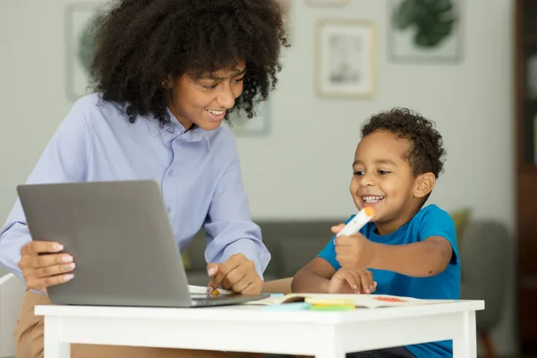 Portrait Cute African Boy Using Laptop Teacher Learning High Quality — Stock Photo, Image