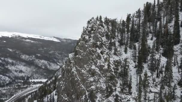 Stâncă Vârf Munte Din Colorado Interstatul Mai Jos — Videoclip de stoc