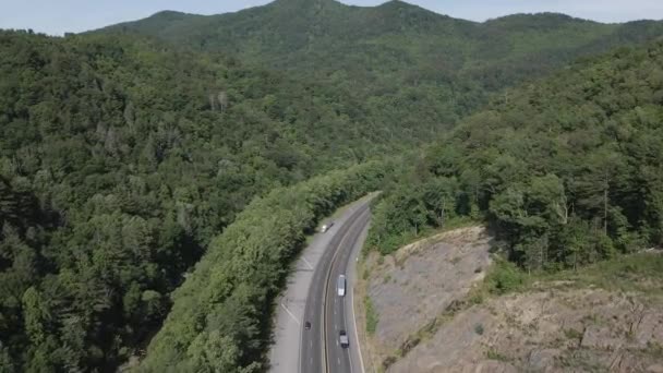 Mezistátní Rokli Kamiony Automobily Které Cestují Tam Destinací — Stock video