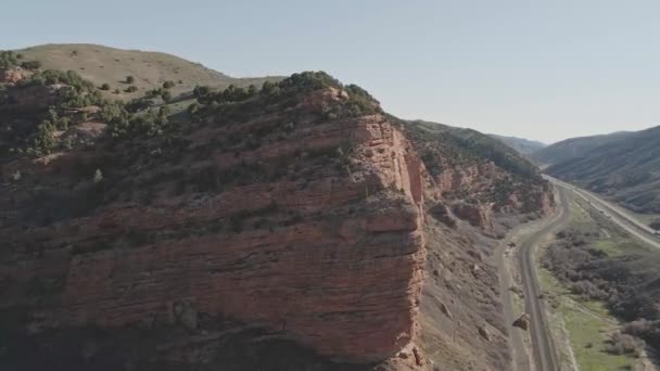Rochas Vermelhas Camadas Utah Antes Cidade Lago Salgado Épico Ver — Vídeo de Stock