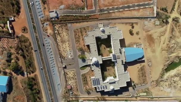 印度科拉尔 2020年2月21日 夏季干旱地区科拉尔地区办事处大楼的空中顶视图 — 图库视频影像