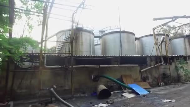石鹸製造装置外の産業貯蔵タンク 工業用ドラムの製造用ミキサー — ストック動画
