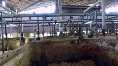 Bangalore, Hindistan-12 Mayıs 2016: Sabun fabrikasında kaynama odası veya kazan manzarası. Sabun üretimi. Sabun tabanının hazırlanması. Özelleştirme