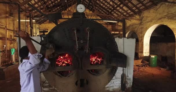 Mysore India June 2016 Worker Pushing Charcoal Kiln Produce Fire — 图库视频影像