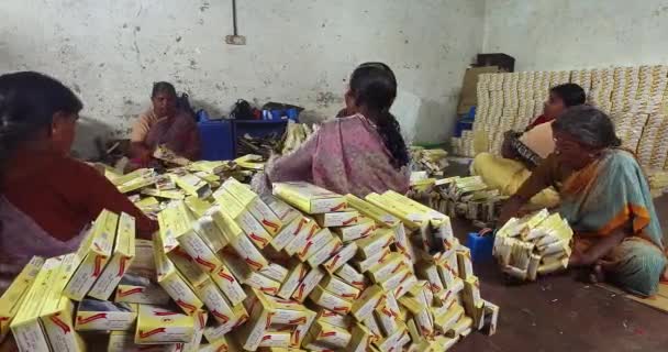 Mysore India June 2016 Pile Incense Sticks Being Packed Boxes — Αρχείο Βίντεο