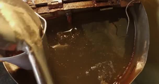 Closeup Separating Sandalwood Oil Liquids Factory — Stock video
