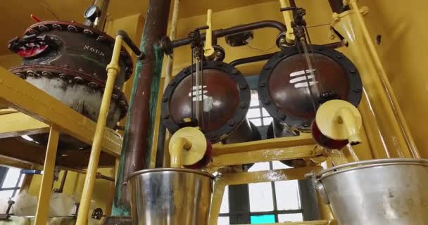 Closeup Oil Extraction Distillation Machines Tanks Factory — стоковое видео