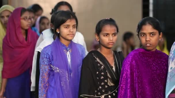 Kaiwara Chikkaballapura India January 2017 Female Students Wait Line School — Stockvideo