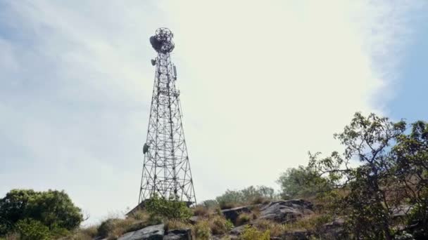 Mobile Tower Antenna Tower Top Nandi Hill Mountain Sunny Day — Stockvideo