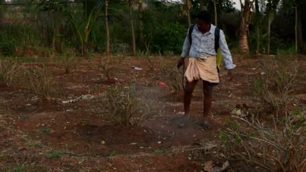 Vijayanagara India January 2023 Farmer Spraying Pesticides Jasmine Plantation Field — Stock video
