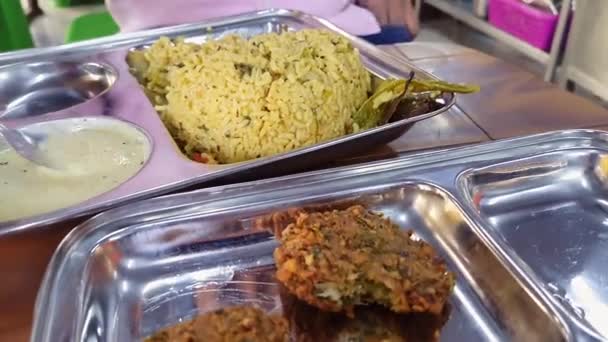 Closeup Hot Methi Pulao Fenugreek Rice Masala Vada Served Plate — Wideo stockowe