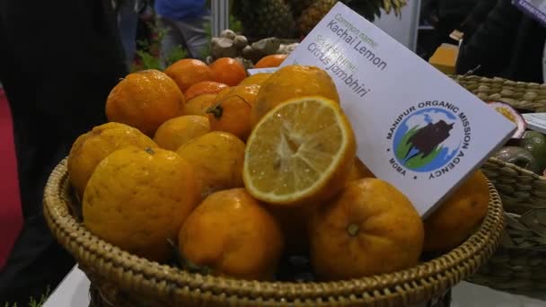 Bangalore India January 2023 Close Organic Kachai Lemons Basket Displayed — Video Stock
