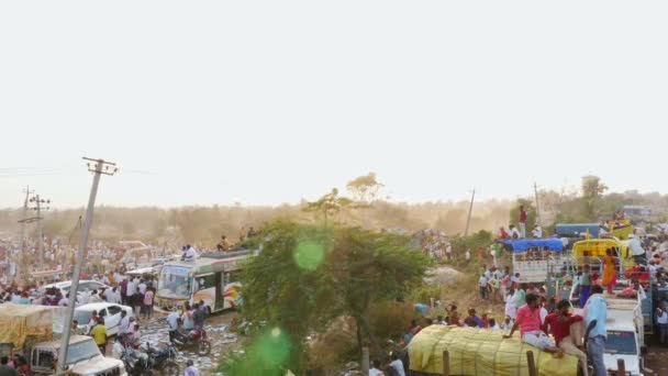 Vijayanagara India February 2023 Huge Crowd Moving Busy Village Roads — ストック動画