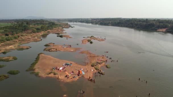 Aerial View Crowd People Bathing Large River Hindu Religious Festival — Wideo stockowe
