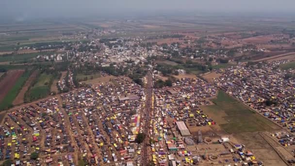Vista Aérea Del Campamento Anual Masivo Feria Con Enormes Multitudes — Vídeos de Stock