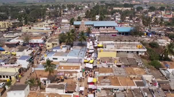 Aerial View Temple Middle Village Crowd Devotees Hindu Religious Festival — Video Stock