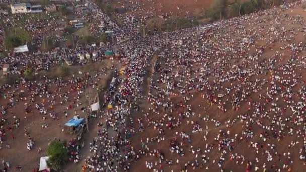 Aerial View Massive Crowd Moving Farmland Roads Religious Event Karnikotsava — Stockvideo