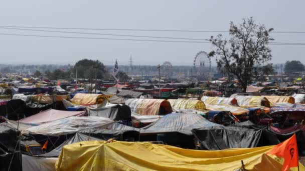 在庆祝印度教节日的过程中 在田野上建立了大量的帐篷或庇护所 视野开阔 — 图库视频影像