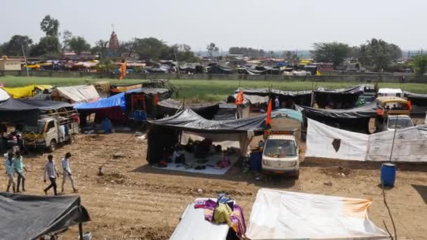 2023年2月7日 印度维贾亚那加拉 在庆祝印度教宗教节日期间 在田野上搭建的大量帐篷或庇护所的全景 — 图库视频影像