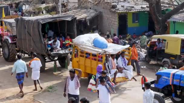 Vijayanagara Hindistan Şubat 2023 Bir Hindu Dini Festivali Sırasında Araçlarla — Stok video