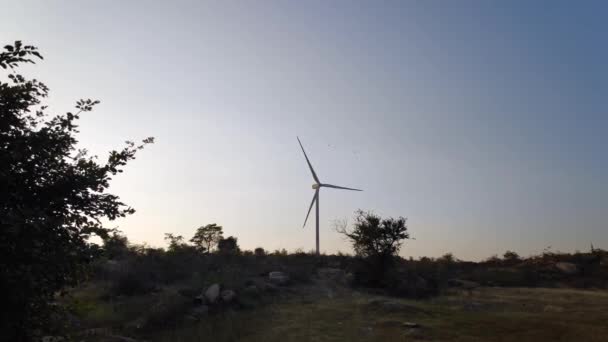 View Spinning Wind Turbine Hill Sky Sunset Summer — Stock Video