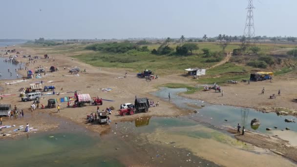 Vijayanagara India February 2023 Panoramic View People Bathing Large River — Vídeo de Stock