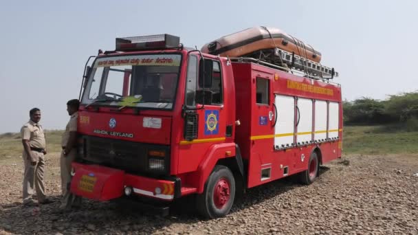 Vijayanagara India February 2023 Closeup Modern Fire Engine Duty Riverbanks — Stock video