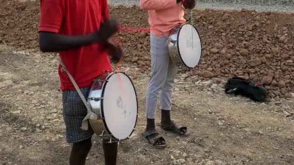 Vijayanagara India February 2023 Closeup Kids Playing Percussion Continuously Practice — ストック動画