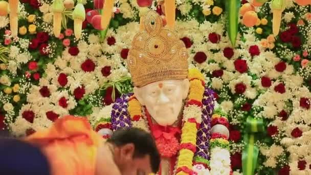 Tumkur India July 2022 Closeup Sai Baba Idol Golden Crown — Stockvideo