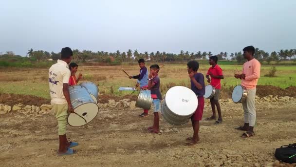 Vijayanagara Indien Februar 2023 Video Von Dorfkindern Die Mit Trommeln — Stockvideo