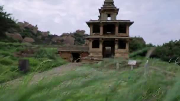 Amplia Vista Del Famoso Templo Hidembeswara Ubicado Cima Una Colina — Vídeos de Stock