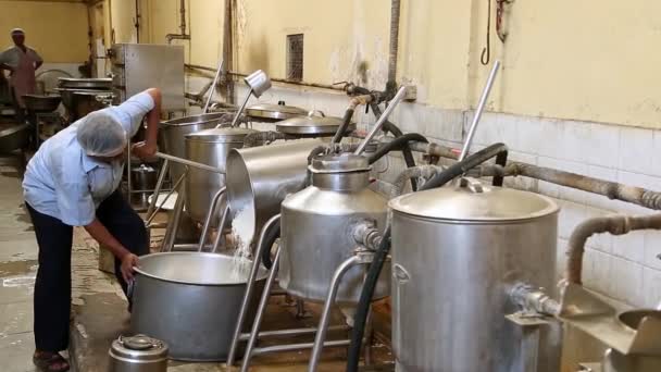 Bangalore Hindistan Nisan 2016 Bir Aşçının Veya Işçinin Fabrika Mutfağında — Stok video