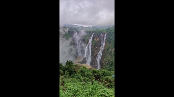 Piękny Krajobraz Joga Wodospady Wśród Bujnych Zielonych Lasów Zachodniej Ghat — Wideo stockowe