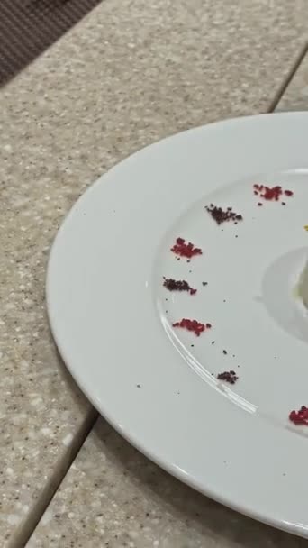 Egy Közeli Kép Egy Speciális Mini Torta Vagy Sütemény Díszítéssel — Stock videók